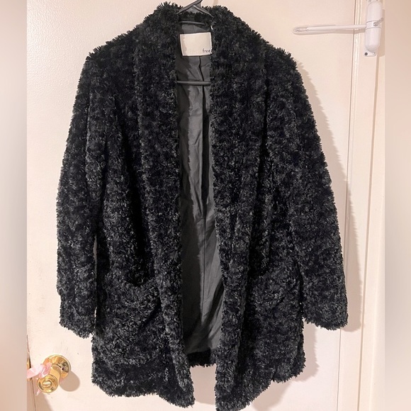 Aritzia Wilfred Free Grete Teddy Plush Jacket - Picture 2 of 5